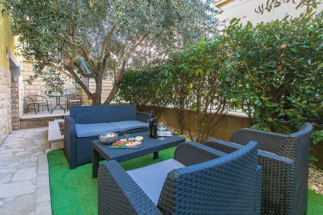 Polias Apartment Пула Екстериор снимка