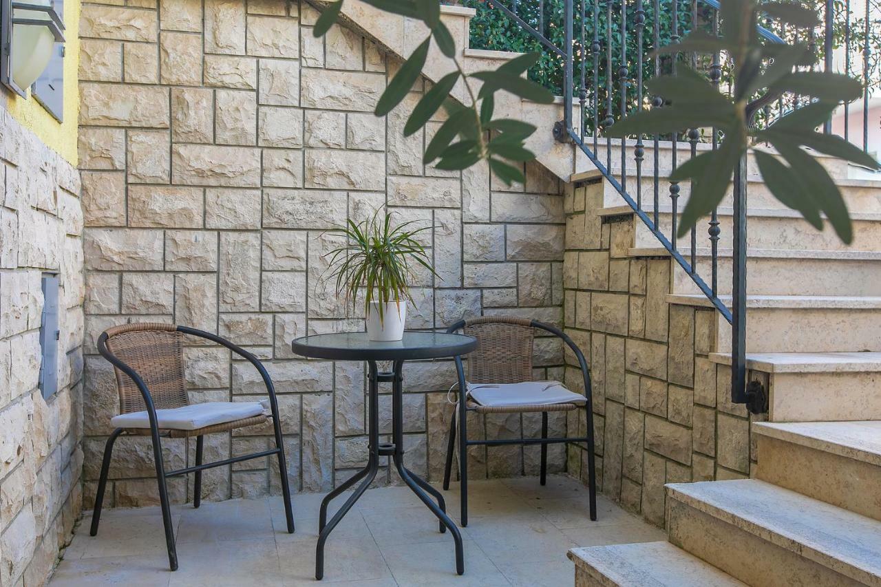 Polias Apartment Пула Екстериор снимка